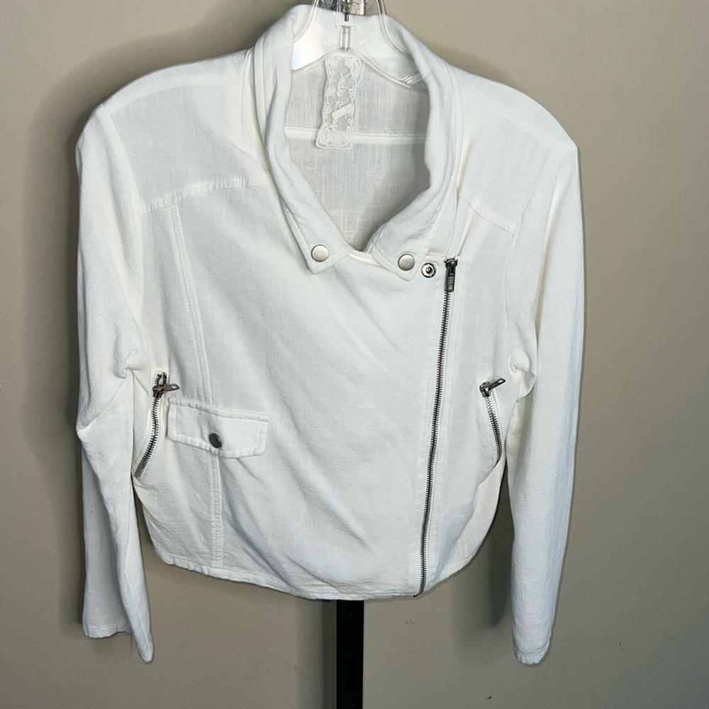 Sadie & Sage White Utility Jacket with Asymmetrical Zip